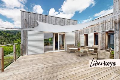 Maison - 225 m² - 7 pièces