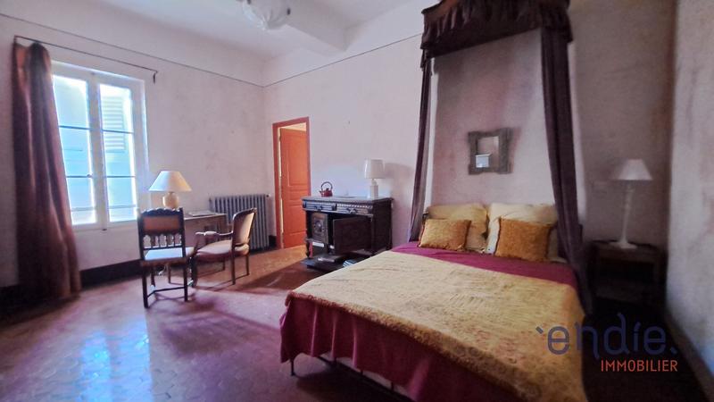 Maison - 500 m² - 10 pièces