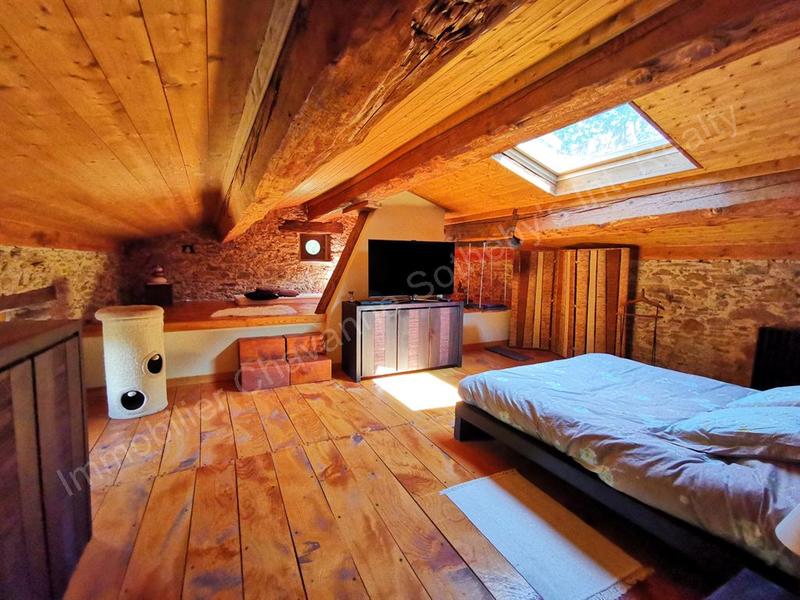 Maison - 360 m² - 8 pièces