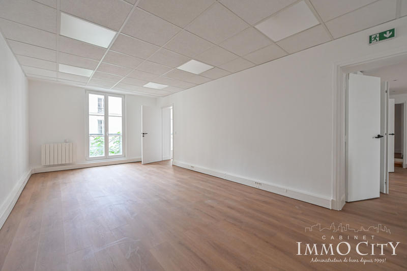 Bureau - 150 m² - 6 pièces