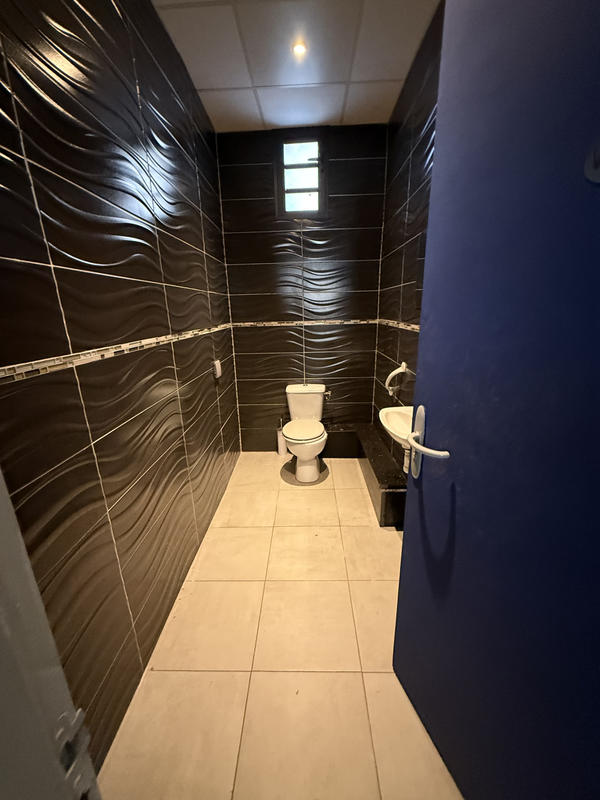 Local commercial - 115 m²