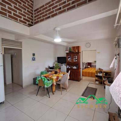 Maison - 225 m² - 9 pièces