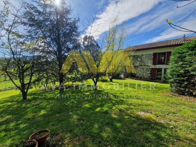 Maison - 300 m² - 9 pièces