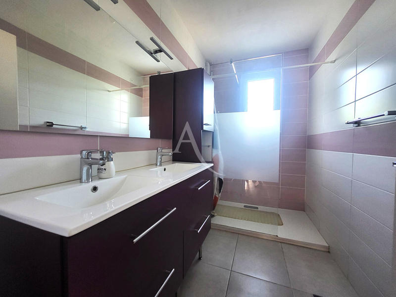 Maison - 199 m² - 7 pièces