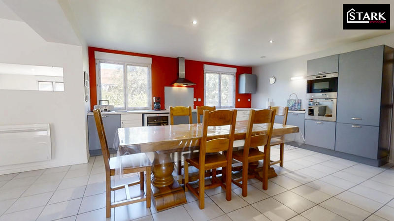 Maison - 121 m² - 5 pièces