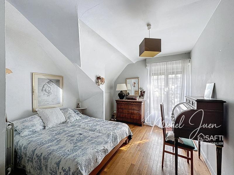 Maison - 232 m² - 6 pièces