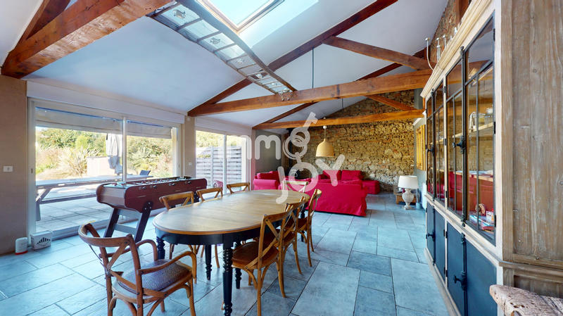 Maison - 308 m² - 6 pièces