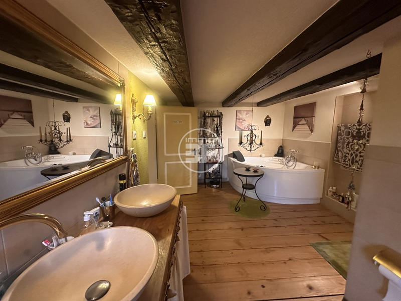 Maison - 226 m² - 6 pièces