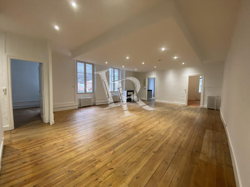 Appartement - 149 m² - 5 pièces