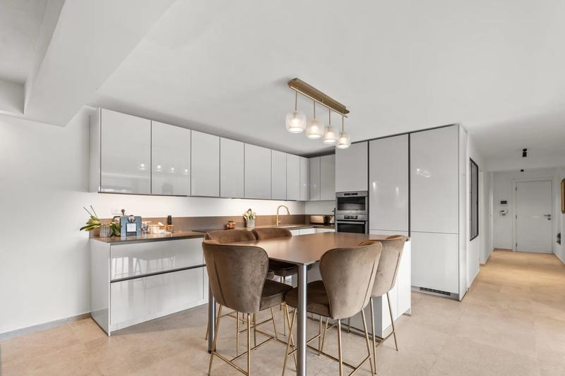 Maison - 315 m² - 8 pièces