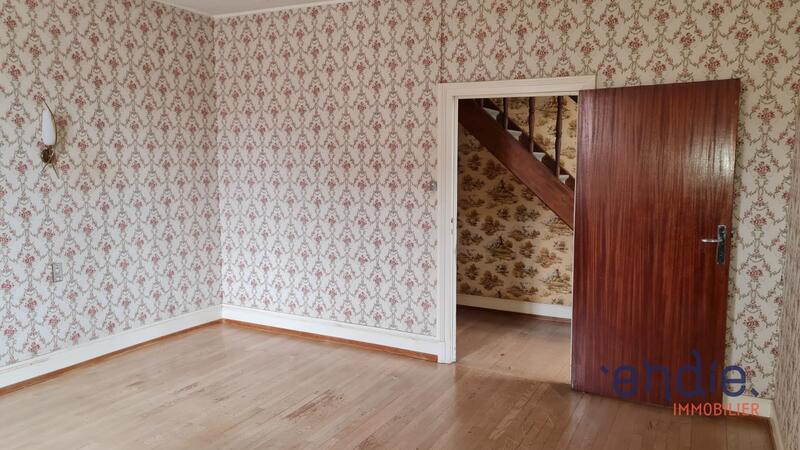 Maison - 225 m² - 10 pièces