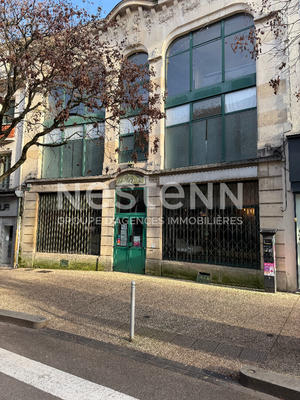 Local commercial - 1 300 m²