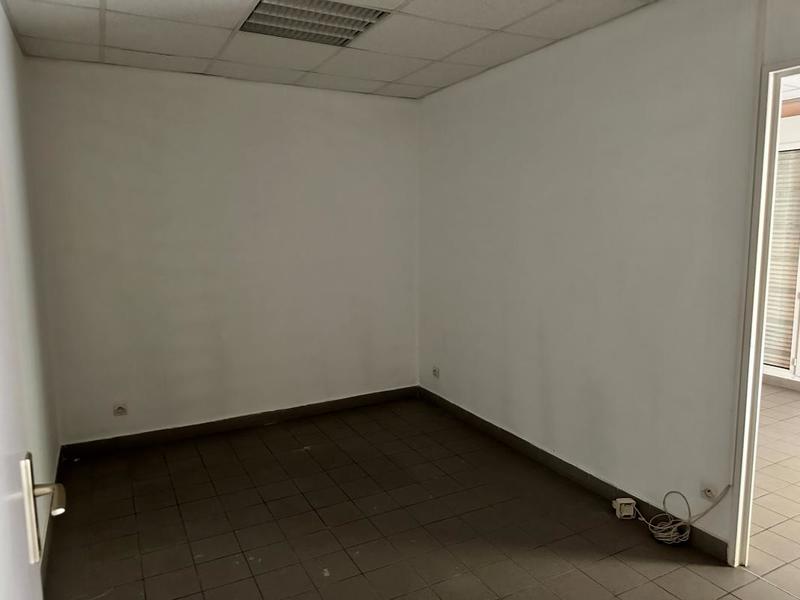 Local commercial - 51 m² - 2 pièces