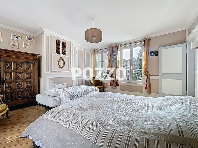 Maison - 159 m² - 6 pièces