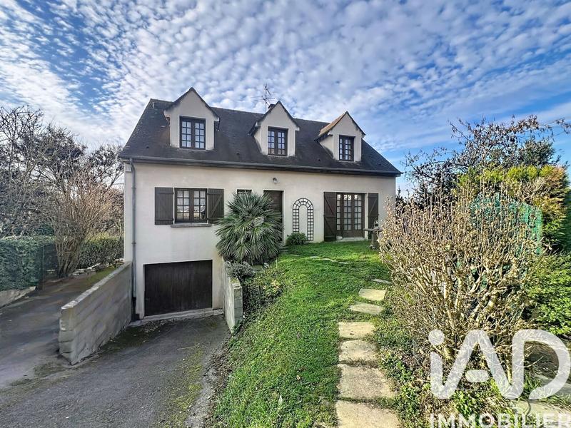 Maison - 155 m² - 9 pièces