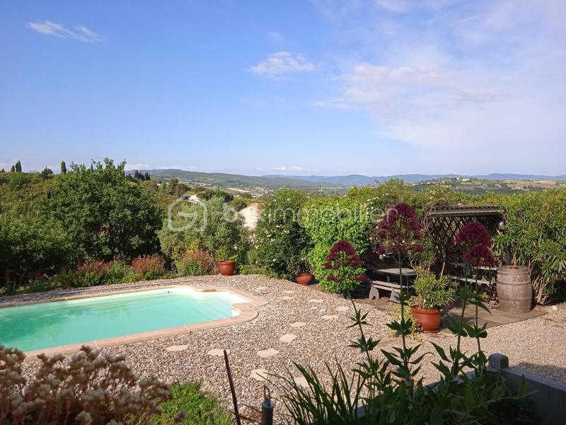 Maison - 122 m² - 6 pièces