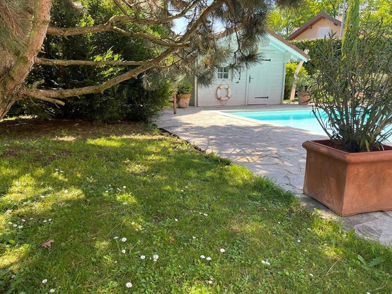 Maison - 320 m² - 7 pièces