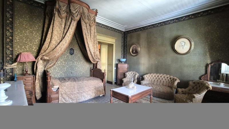 Maison - 464 m² - 12 pièces