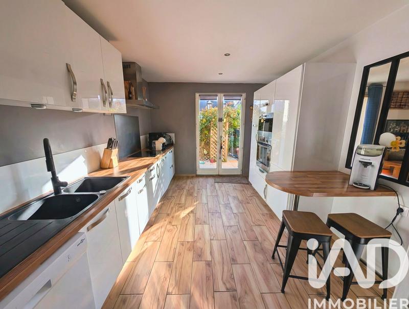 Maison - 95 m² - 6 pièces