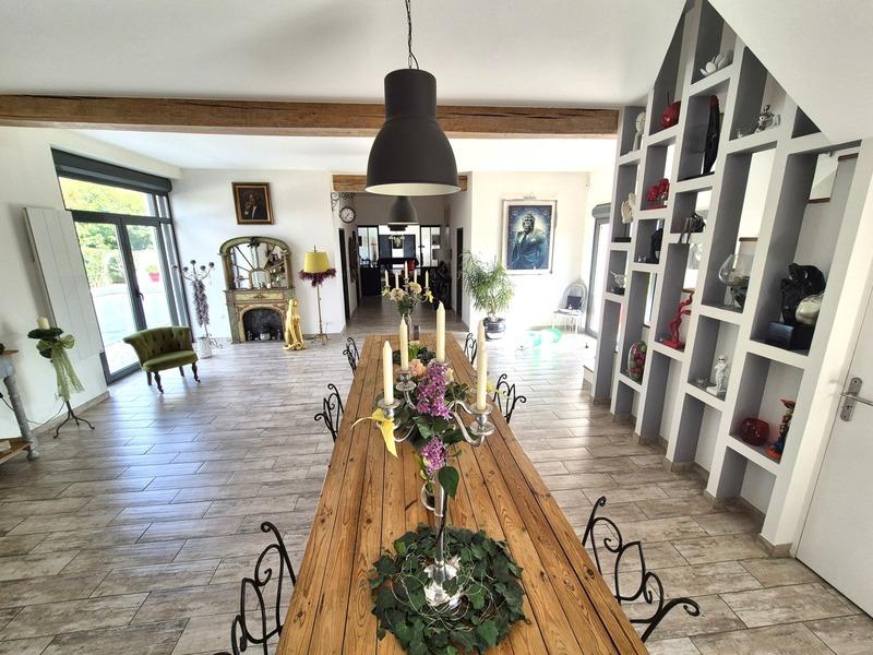 Propriété - 440 m² - 11 pièces