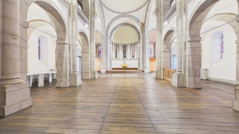 Maison - 600 m² - 6 pièces