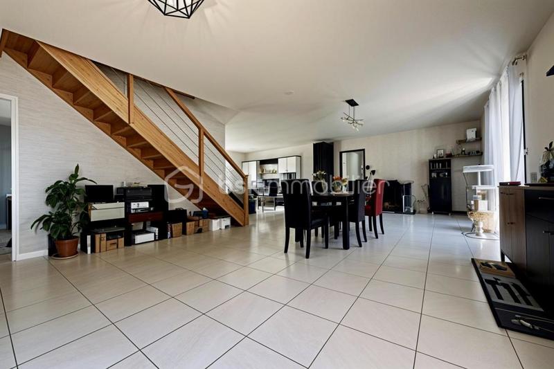 Maison - 188 m² - 9 pièces