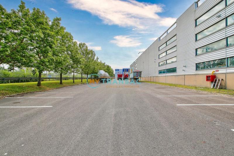 Local d'activités - 6 734 m²