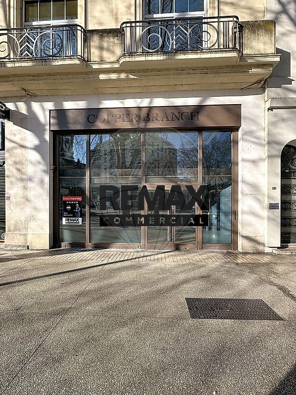 Local commercial - 166 m² - 3 pièces