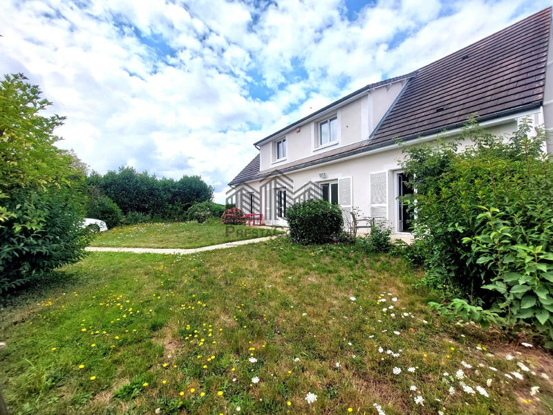 Maison - 214 m² - 7 pièces