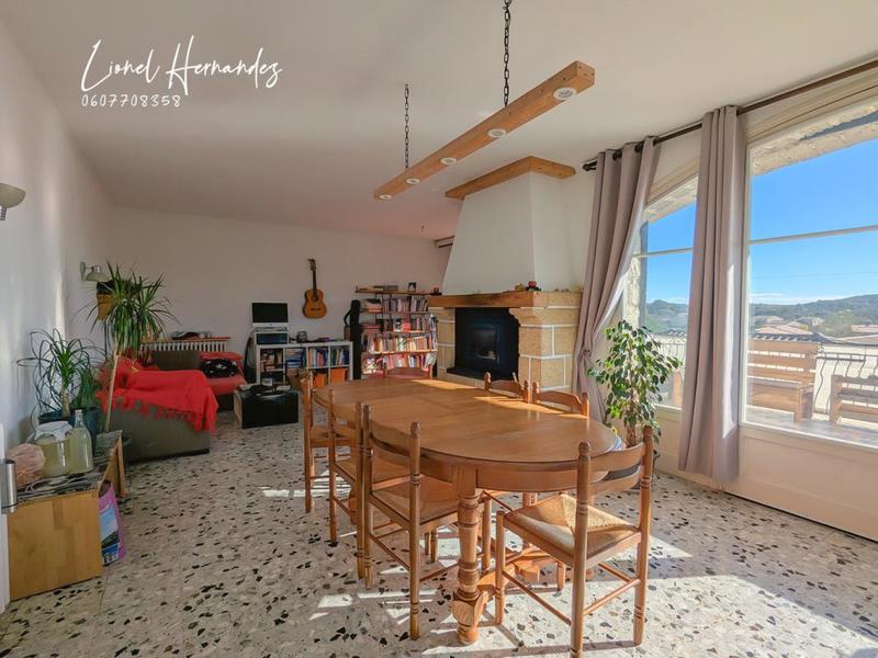 Maison - 238 m² - 9 pièces