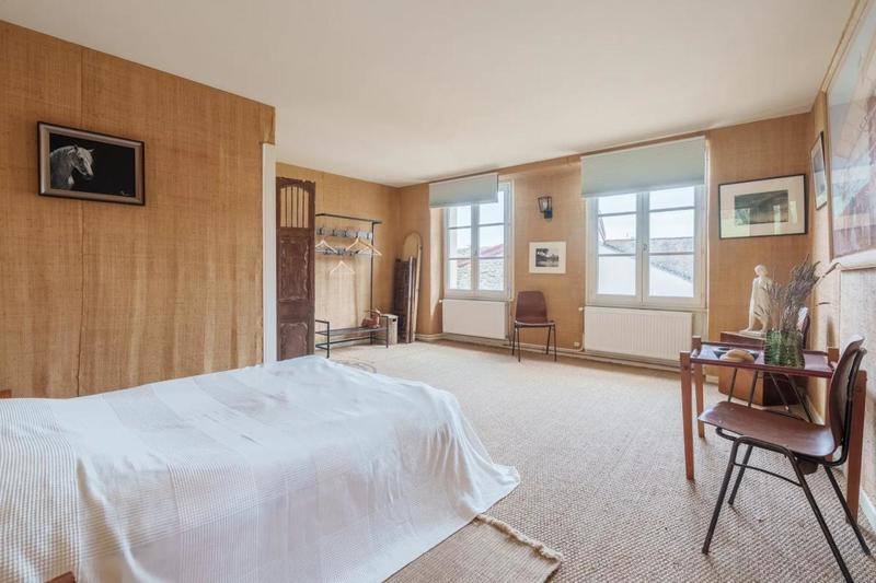 Demeure - 350 m² - 6 pièces