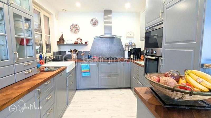 Maison - 160 m² - 9 pièces