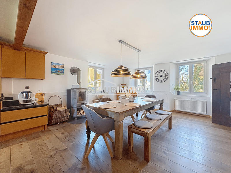 Maison - 243 m² - 7 pièces