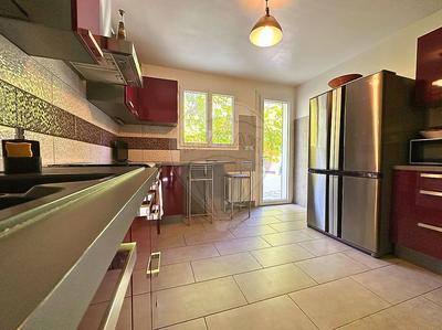 Maison - 161 m² - 8 pièces