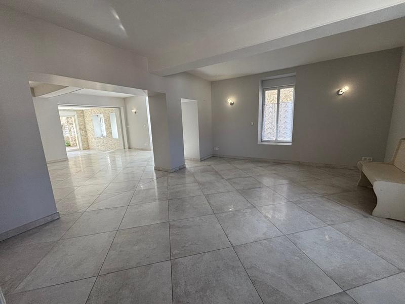 Maison - 200 m² - 8 pièces