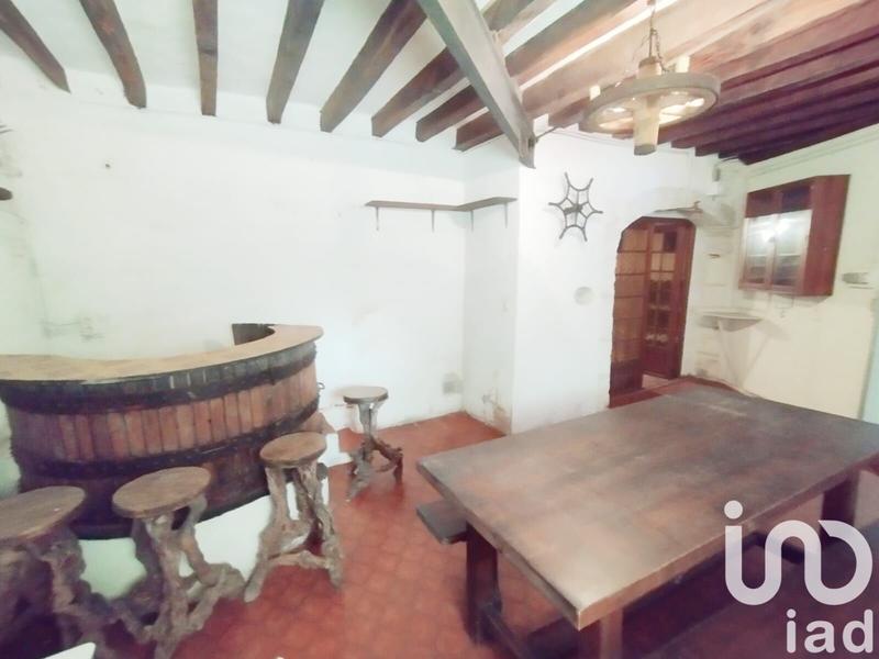 Maison - 305 m² - 10 pièces