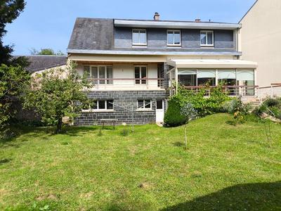 Maison - 234 m² - 8 pièces