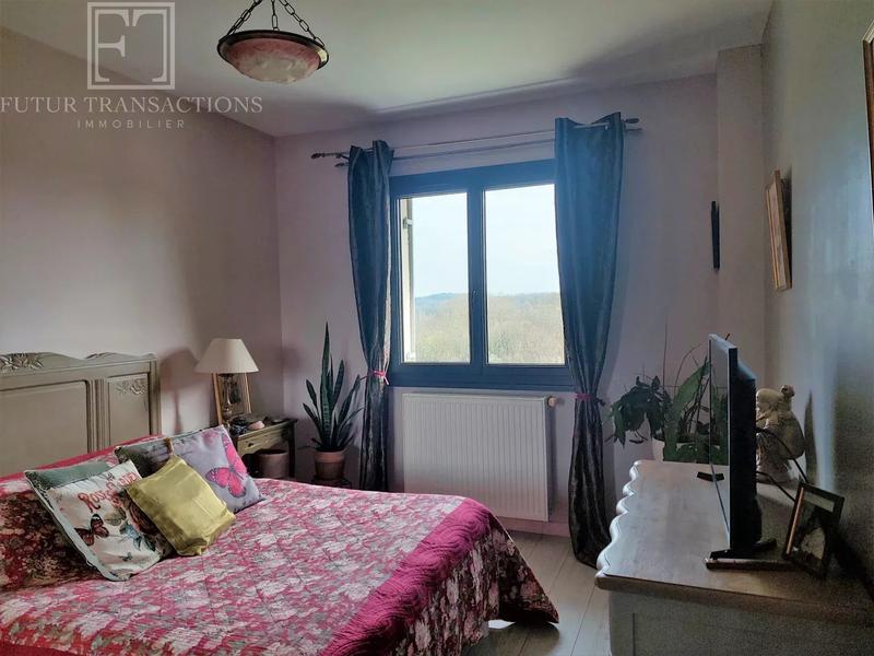 Maison - 207 m² - 9 pièces