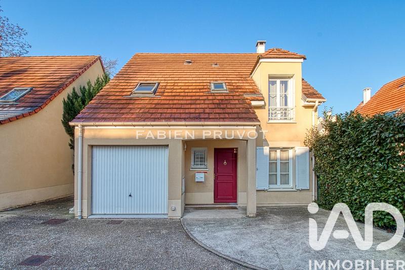 Maison - 95 m² - 5 pièces