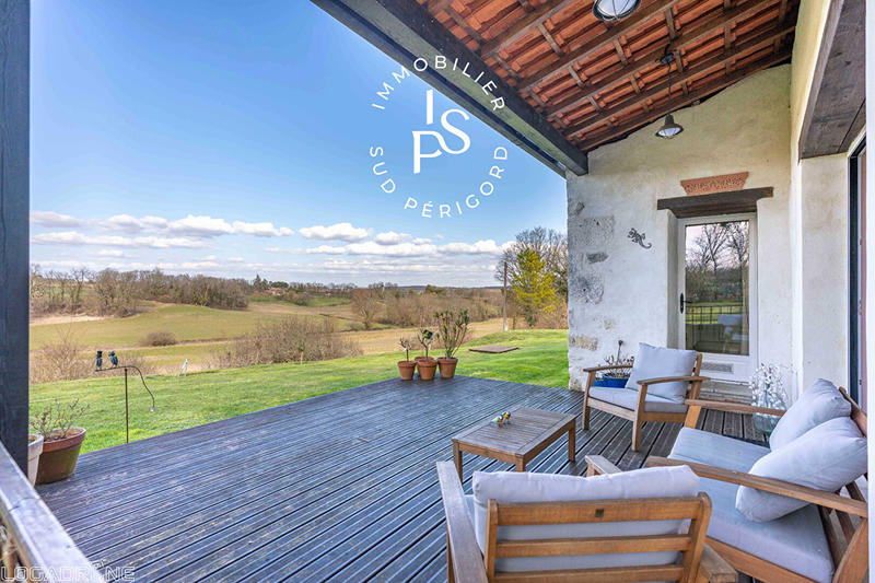 Maison - 212 m² - 8 pièces