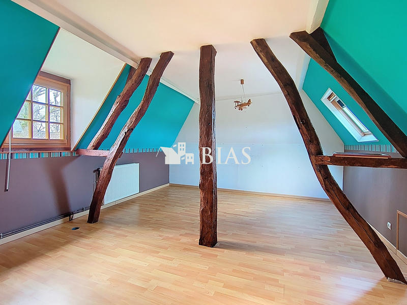 Maison traditionnelle - 180 m² - 7 pièces