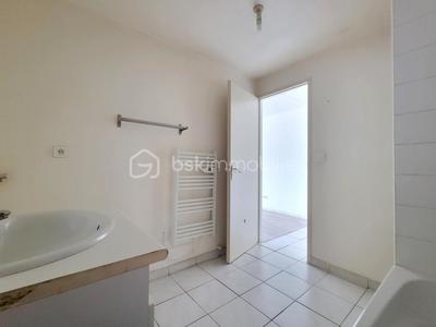 Studio - 50 m² - 1 pièce