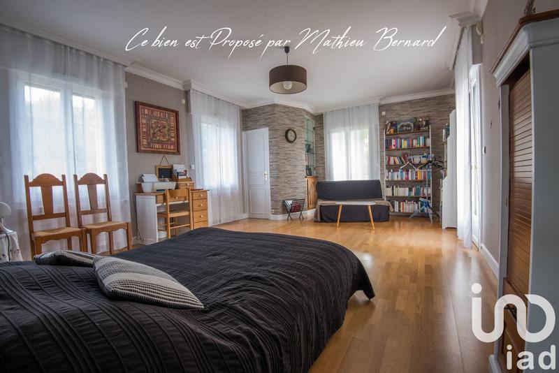 Maison - 214 m² - 9 pièces