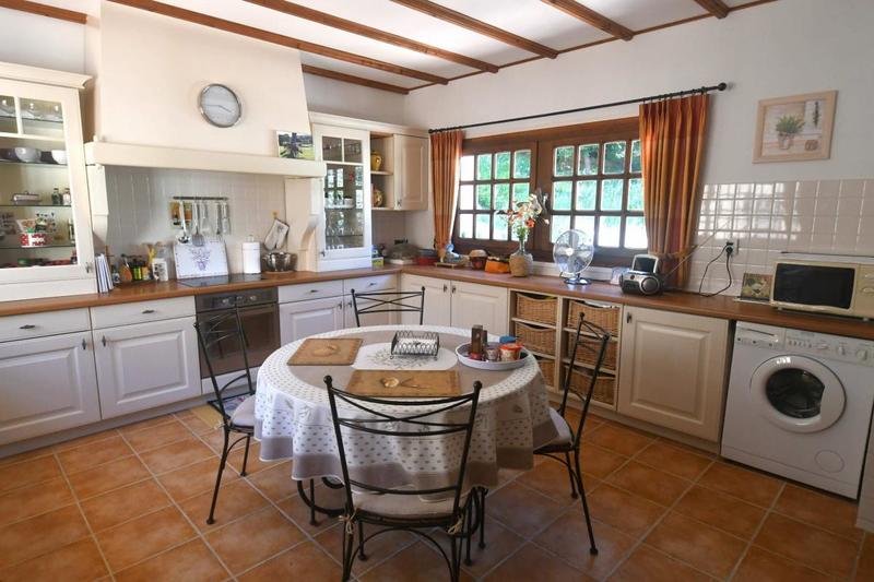 Maison - 600 m² - 10 pièces