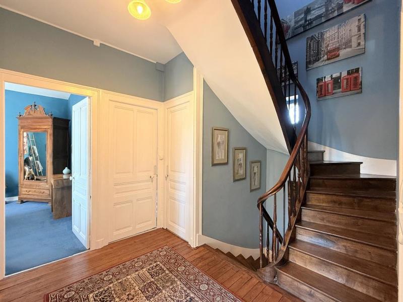 Maison - 480 m² - 19 pièces