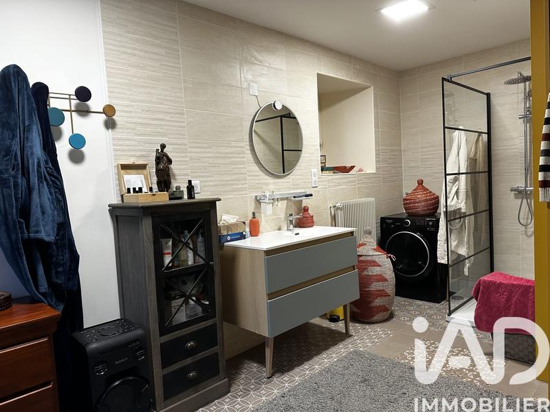 Maison - 300 m² - 8 pièces