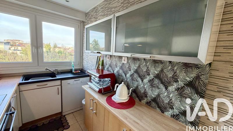 Appartement - 80 m² - 3 pièces