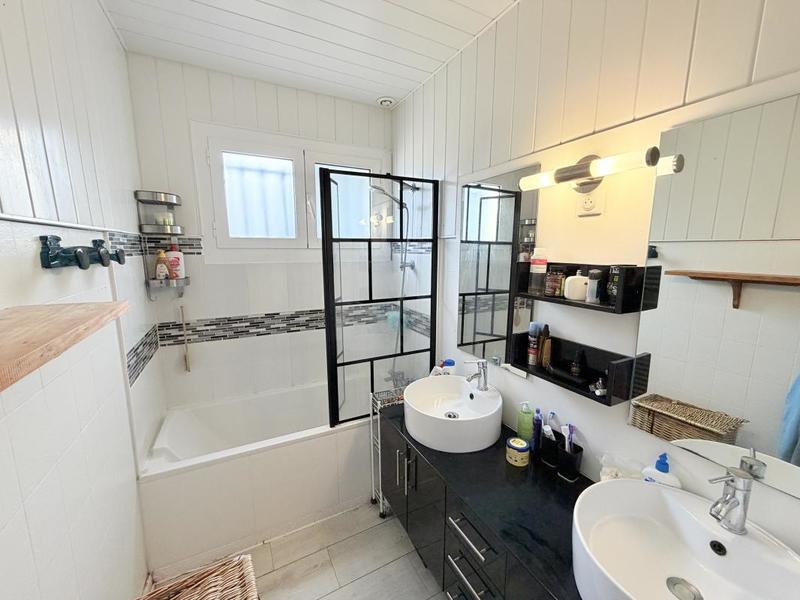 Maison - 137 m² - 6 pièces