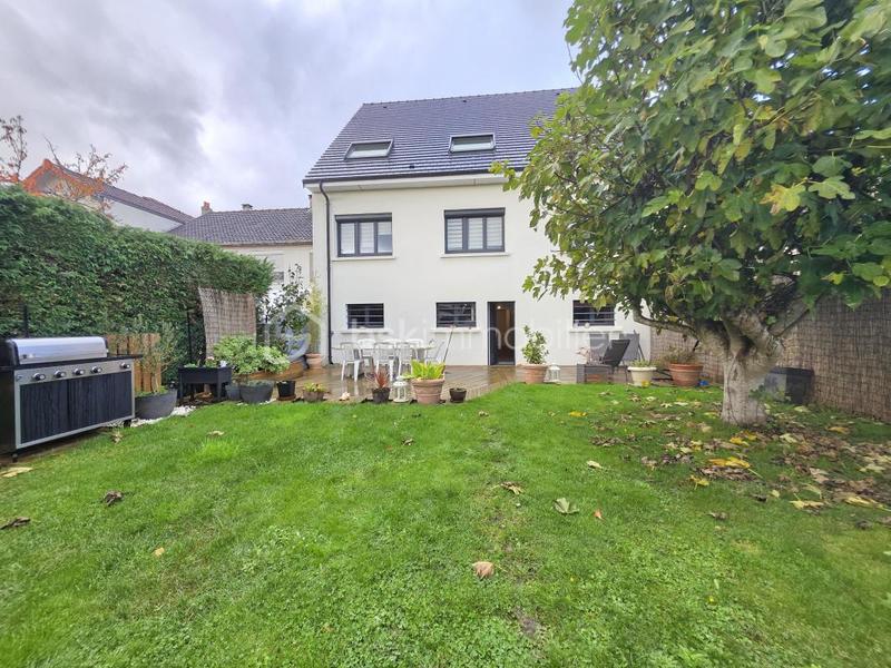 Maison - 193 m² - 8 pièces