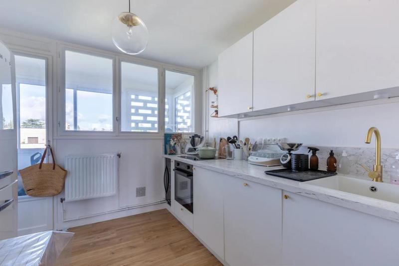 Appartement - 110 m² - 6 pièces